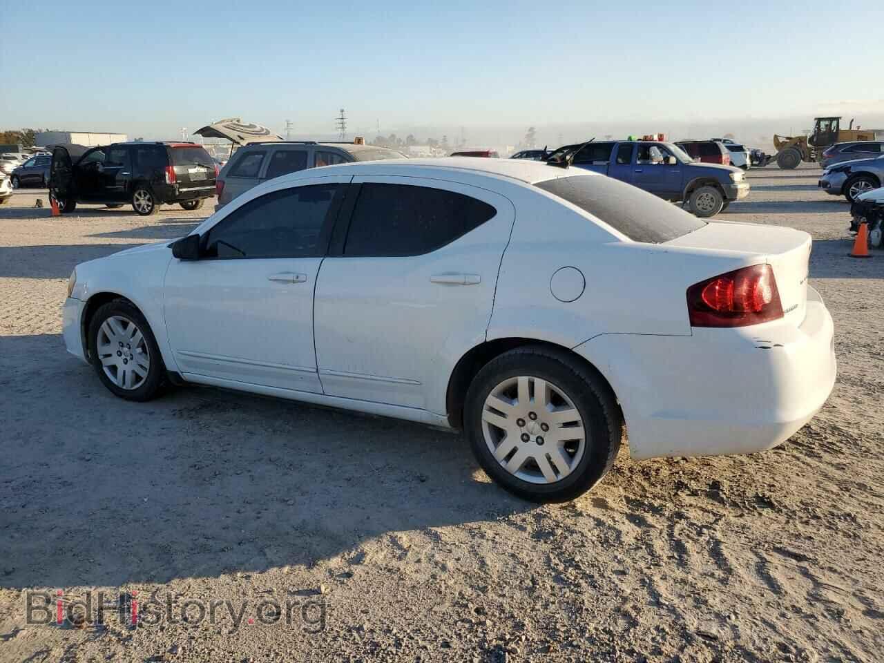 2011 DODGE AVENGER - VIN: 1B3BD4FBXBN586873 - Фото 2