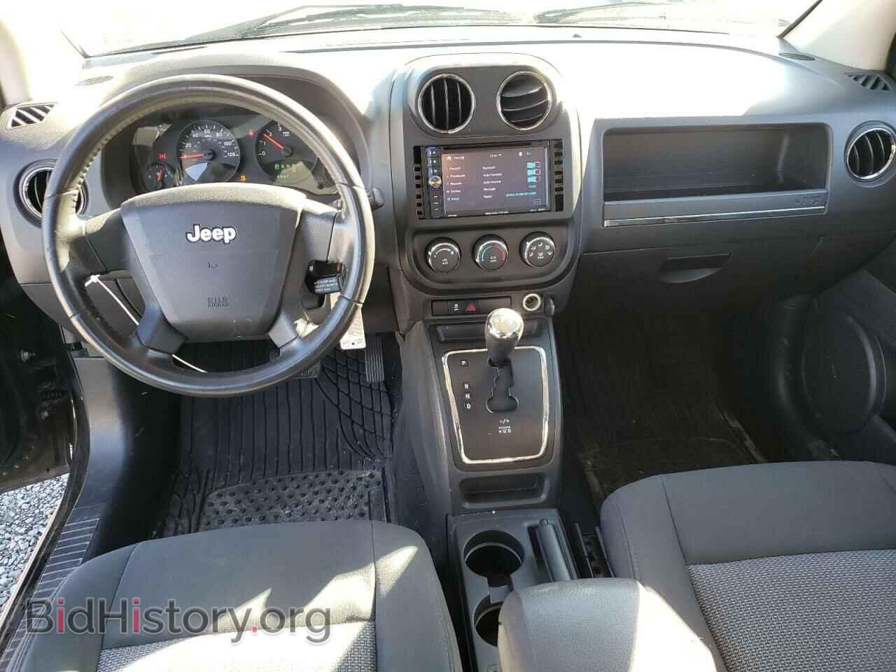 2010 JEEP COMPASS - VIN: 1J4NT4FB0AD580822 - Photo 8