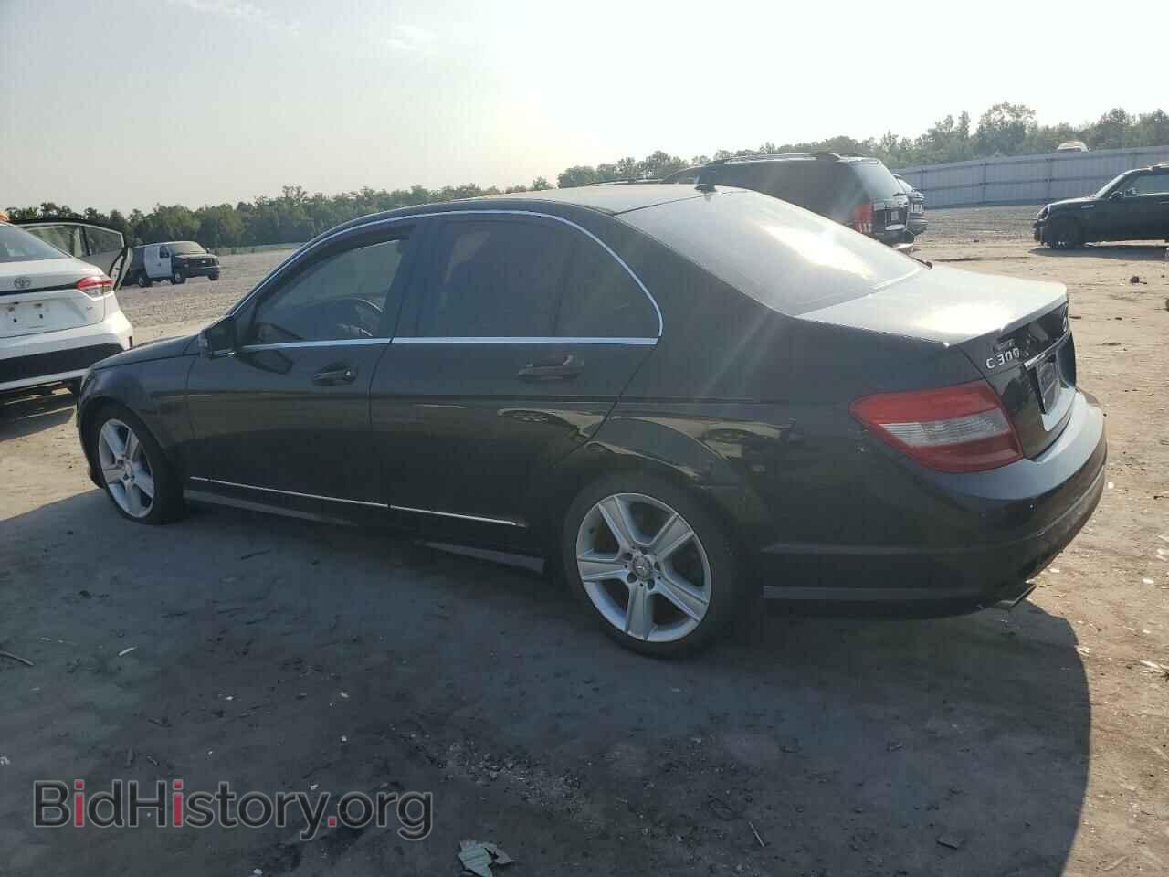 2011 MERCEDES-BENZ C-CLASS - VIN: WDDGF5EB3BR150855 - Фото 2