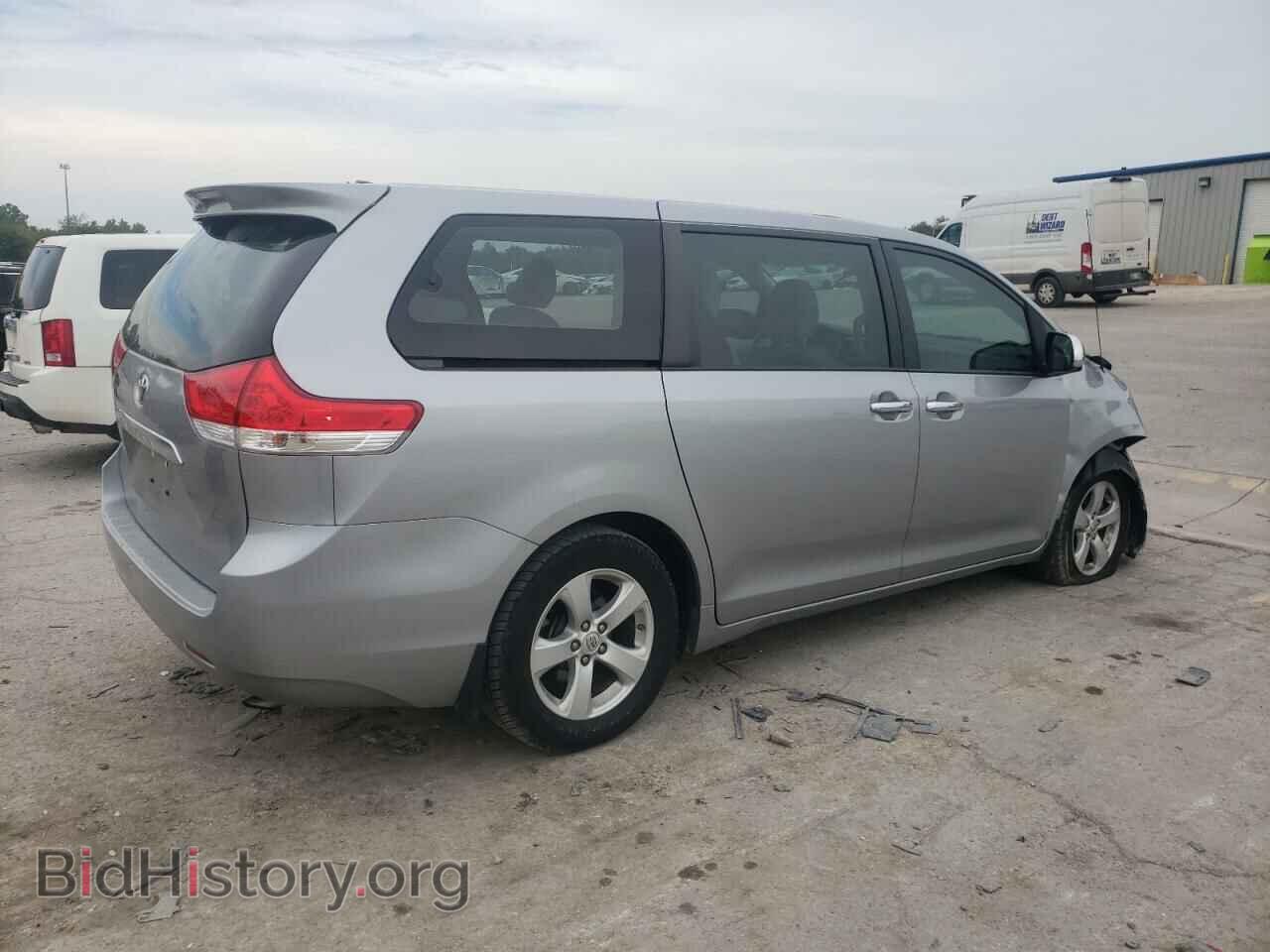 2012 TOYOTA SIENNA - VIN: 5TDKA3DC2CS012972 - Фото 3