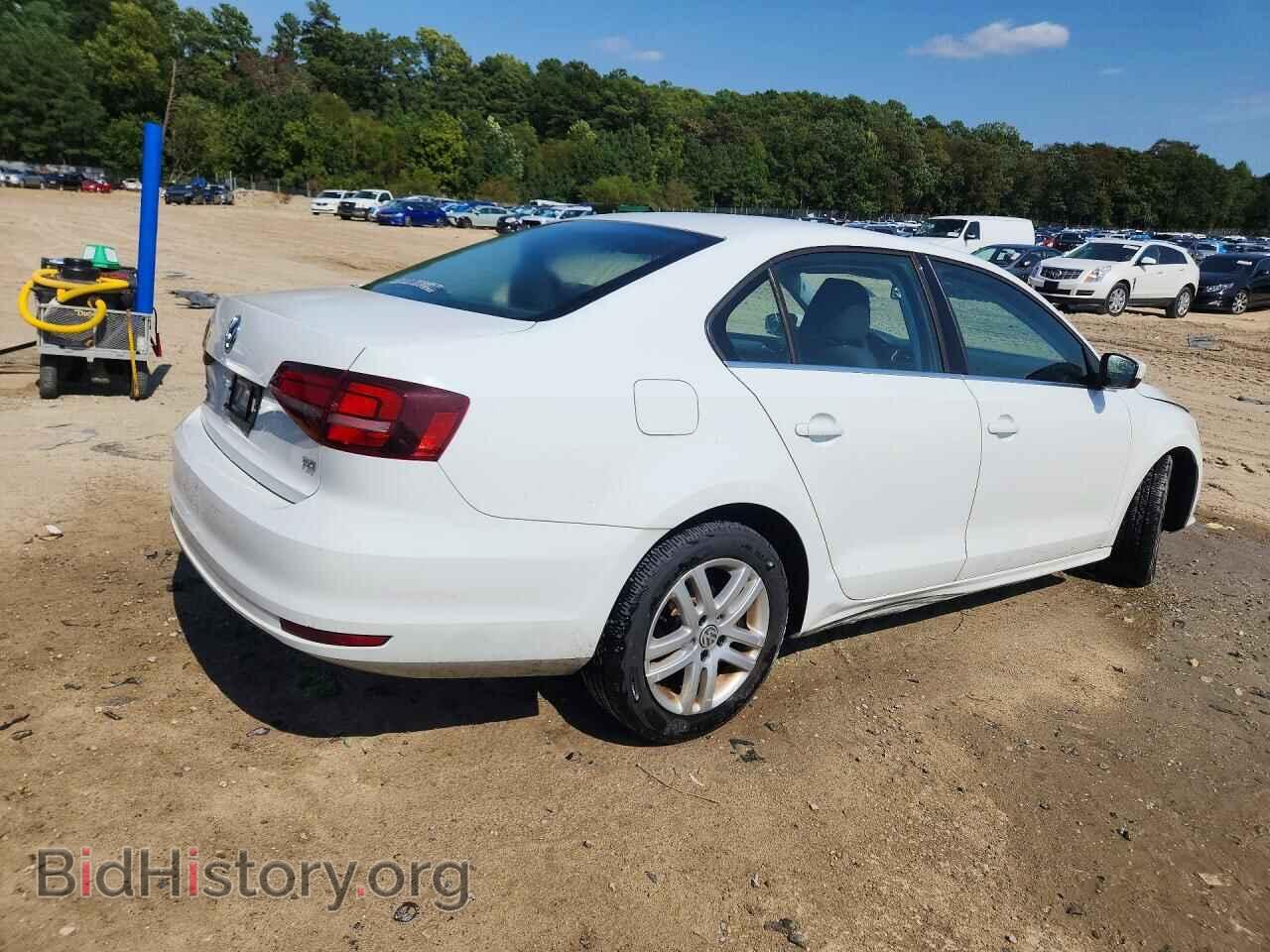 2017 VOLKSWAGEN JETTA - VIN: 3VW2B7AJ1HM303796 - Фото 3