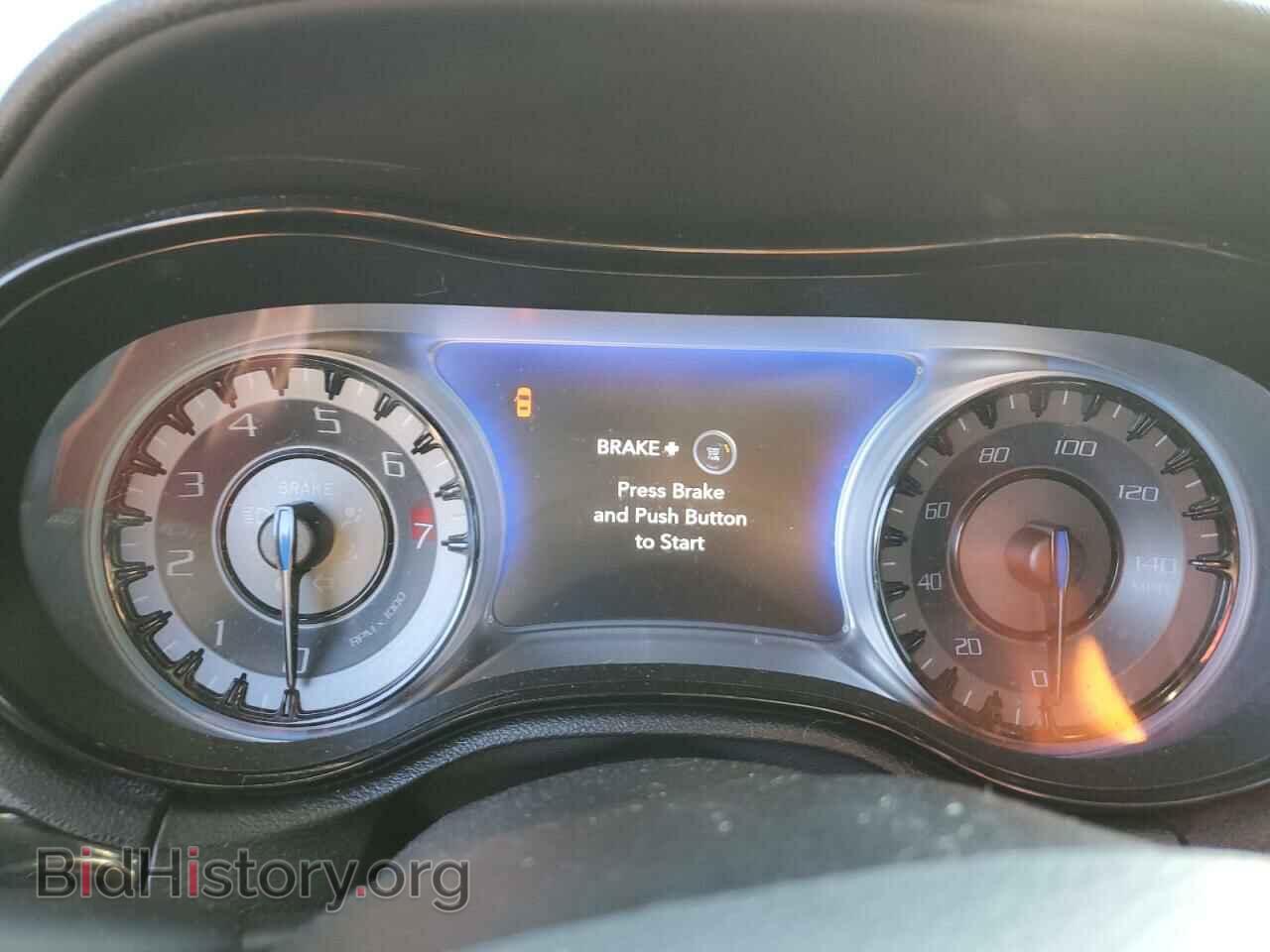 2019 CHRYSLER 300 - VIN: 2C3CCABG2KH604950 - Photo 9