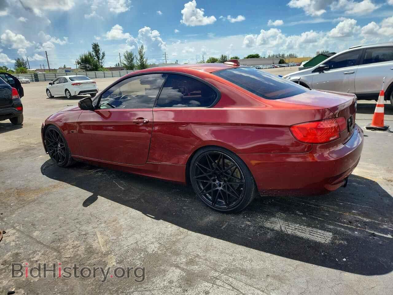 2011 BMW 3 SERIES - VIN: WBAKG7C52BE264103 - Фото 2