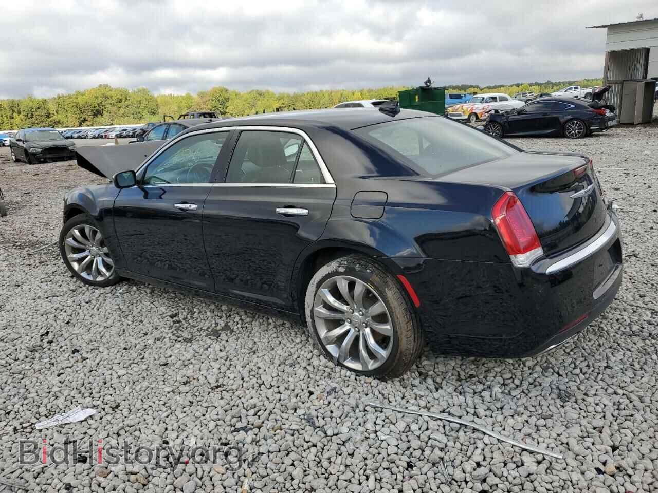 2019 CHRYSLER 300 - VIN: 2C3CCAEG4KH686630 - Фото 2