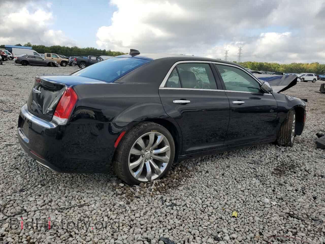 2019 CHRYSLER 300 - VIN: 2C3CCAEG4KH686630 - Фото 3