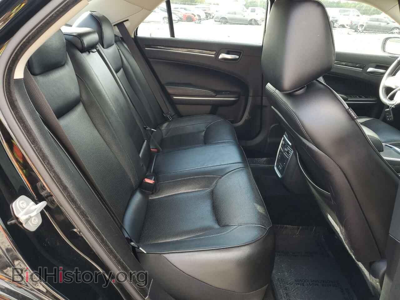 2019 CHRYSLER 300 - VIN: 2C3CCAEG4KH686630 - Фото 10
