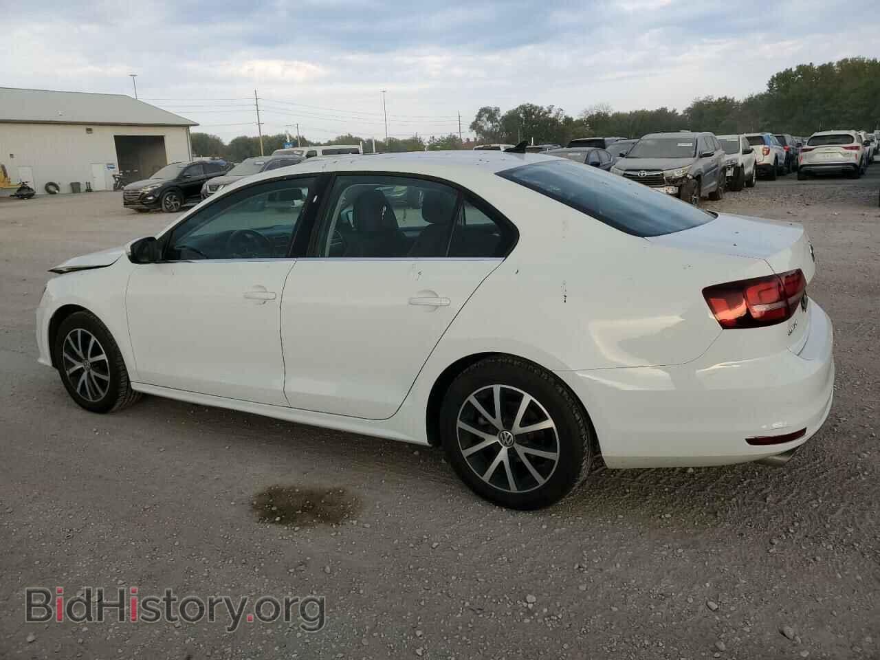 2017 VOLKSWAGEN JETTA - VIN: 3VWDB7AJ8HM330163 - Фото 2