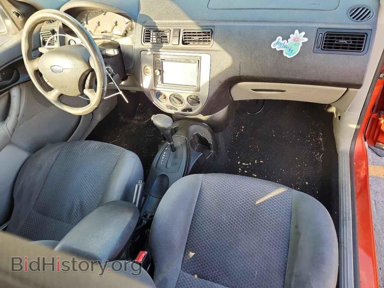2005 FORD FOCUS - VIN: 3FAFP31NX5R107944 - Фото 8