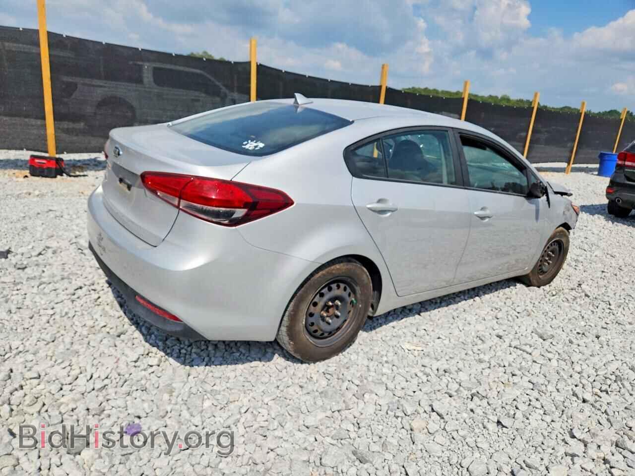 2017 Kia FORTE (VIN 3KPFK4A78HE126472) — фото 3 из 14