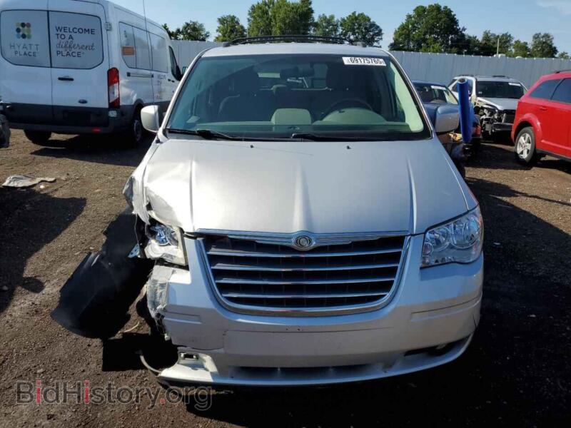 2010 Chrysler MINIVAN (VIN 2A4RR5D18AR266770) — photo 5 of 15