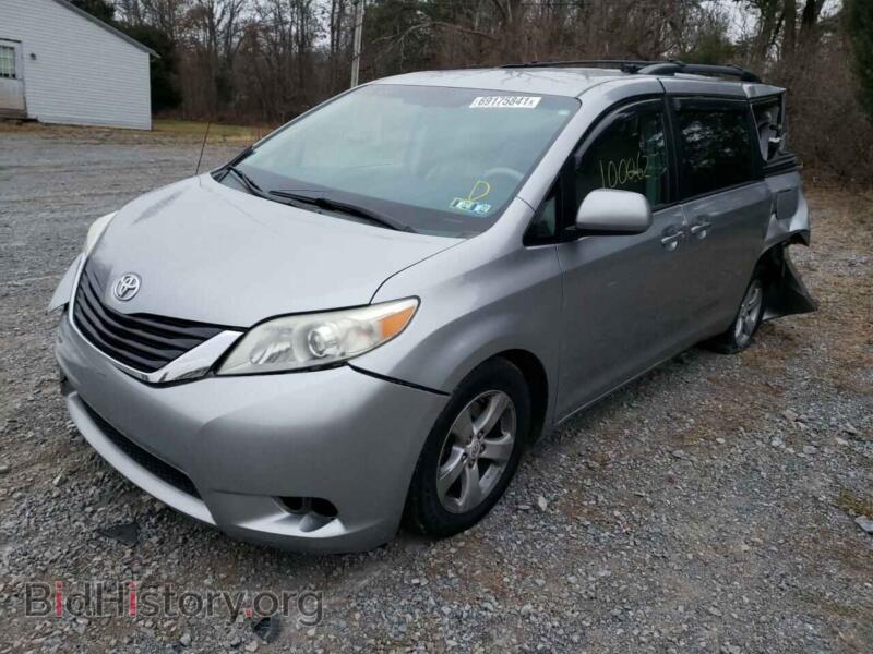 2011 Toyota SIENNA (VIN 5TDKK3DC3BS039223) — фото 2 из 10