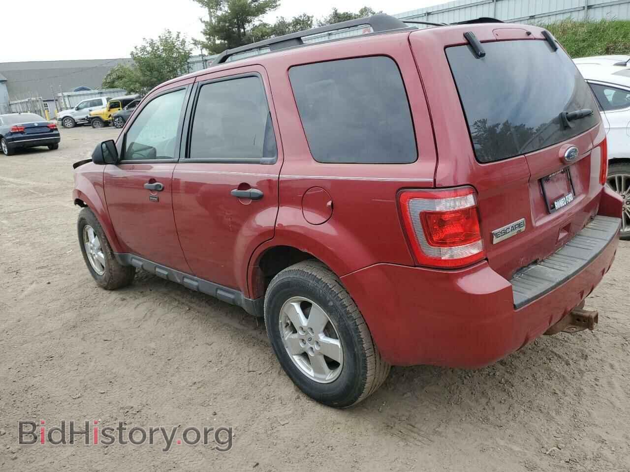 2011 FORD ESCAPE - VIN: 1FMCU0D70BKA26934 - Фото 2