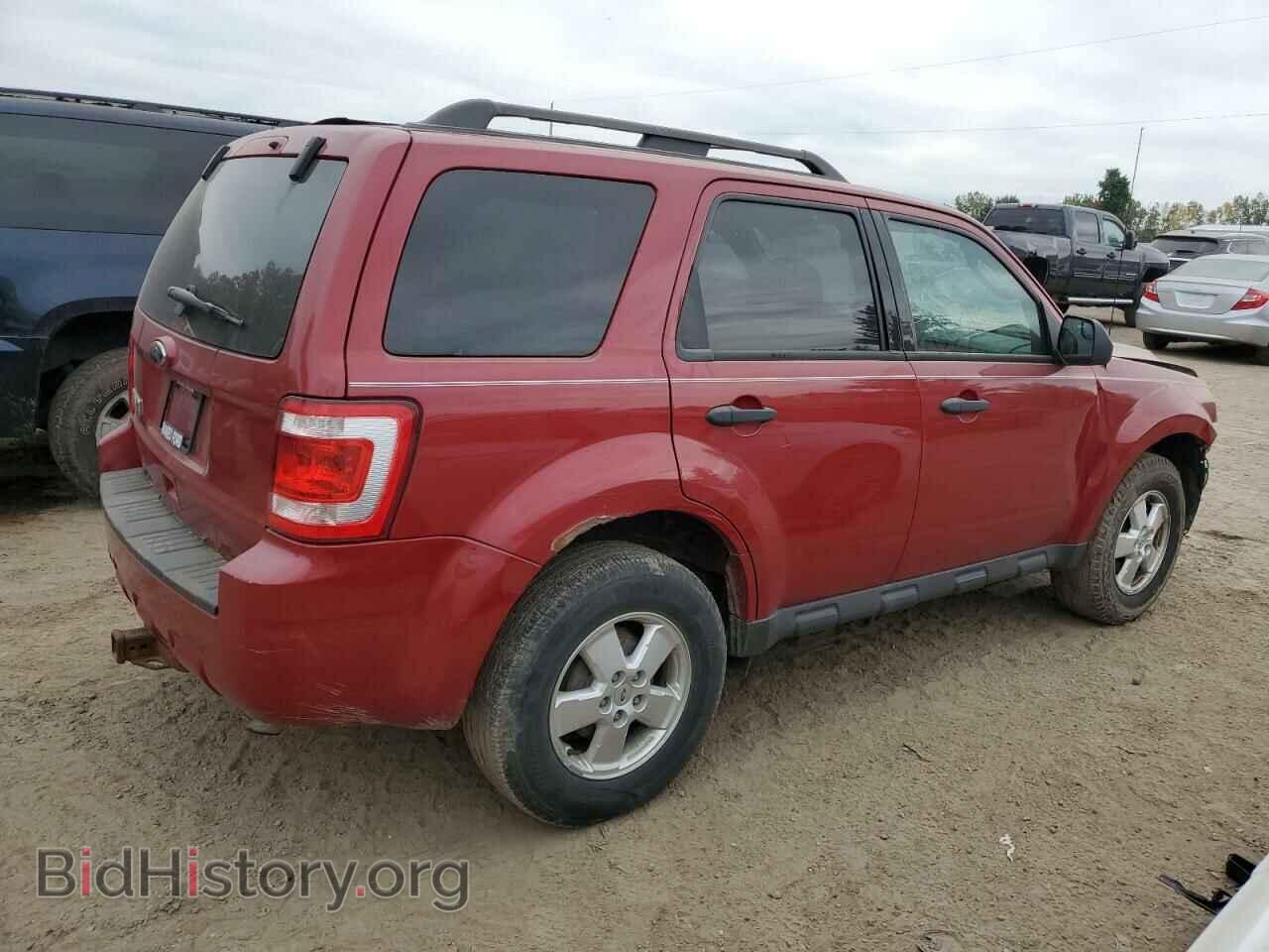 2011 FORD ESCAPE - VIN: 1FMCU0D70BKA26934 - Фото 3