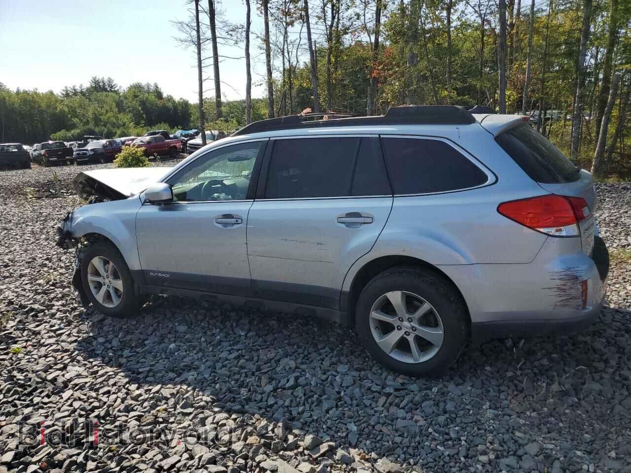 2014 SUBARU OUTBACK - VIN: 4S4BRBLC2E3311107 - Фото 2