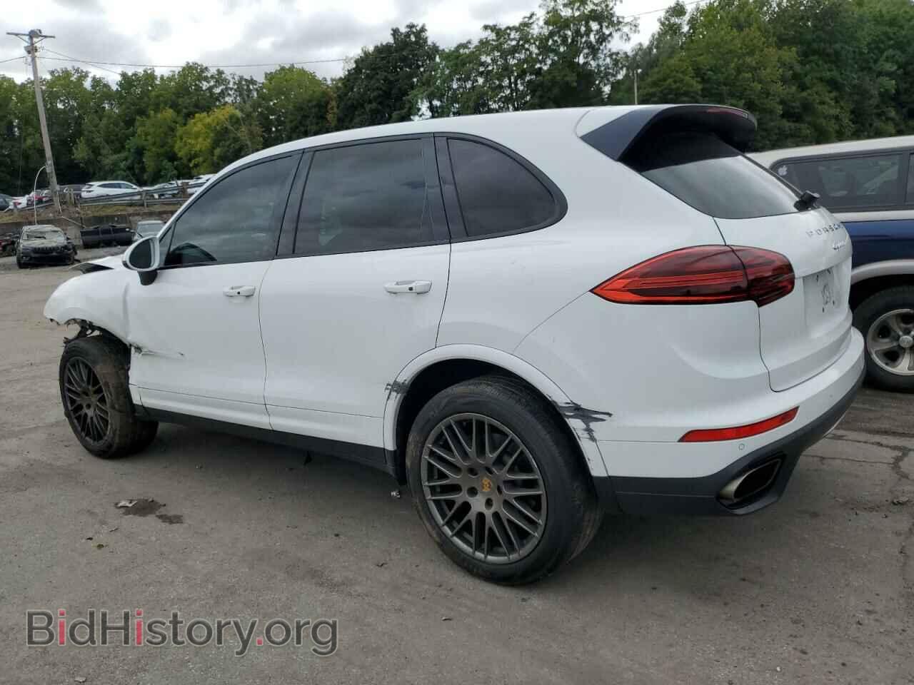 2017 PORSCHE CAYENNE - VIN: WP1AA2A22HKA90747 - Фото 2