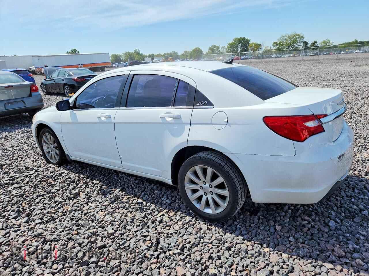 2011 CHRYSLER 200 - VIN: 1C3BC1FB8BN549678 - Photo 2