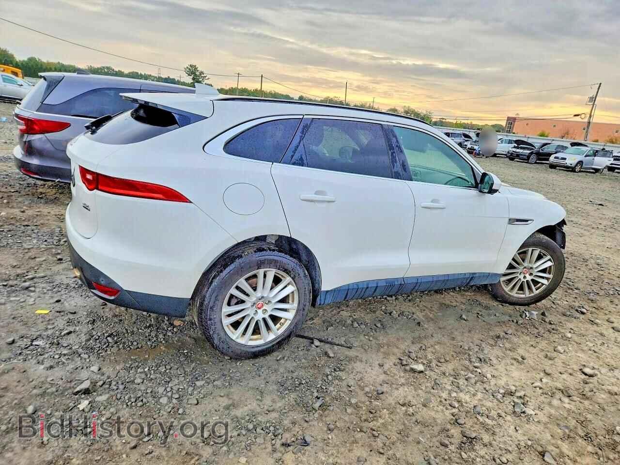 2019 Jaguar F-PACE (VIN SADCK2FX5KA609772) — фото 3 из 15