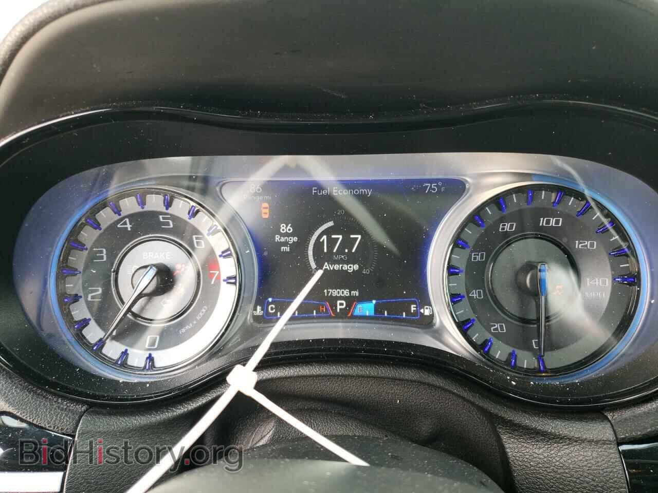 2018 CHRYSLER 300 - VIN: 2C3CCABG2JH266500 - Фото 9