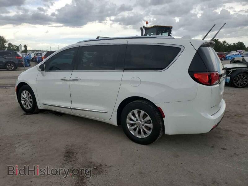 2019 Chrysler PACIFICA (VIN 2C4RC1BG6KR548026) — photo 2 of 13