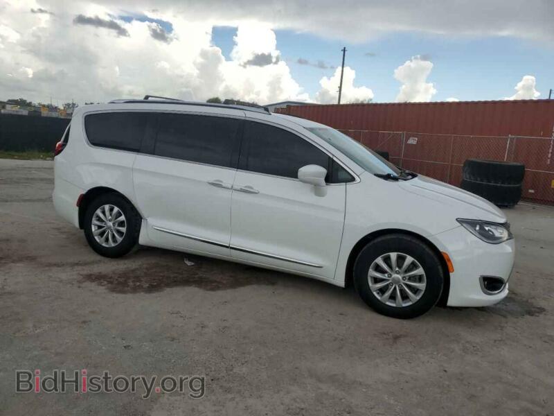 2019 Chrysler PACIFICA (VIN 2C4RC1BG6KR548026) — photo 4 of 13