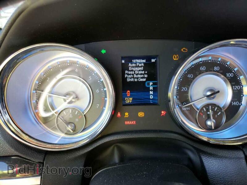 2013 Chrysler 300 (VIN 2C3CCAEG9DH658437) — фото 9 из 12