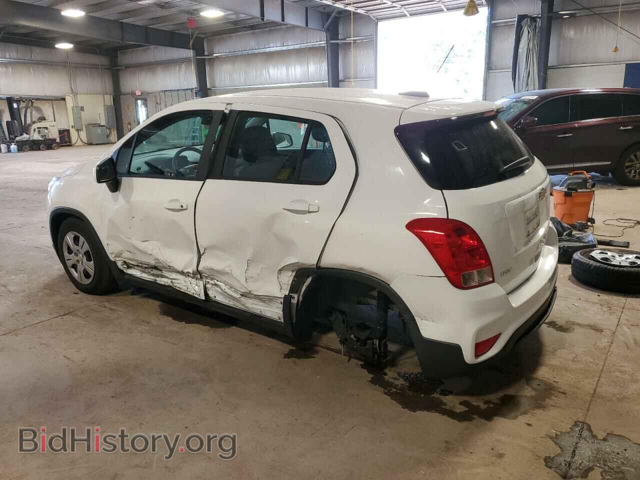 2019 CHEVROLET TRAX - VIN: 3GNCJKSB3KL134308 - Фото 2