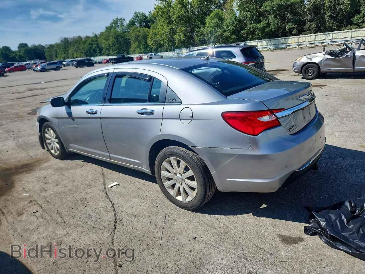 2013 CHRYSLER 200 - VIN: 1C3CCBCG2DN610004 - Фото 2