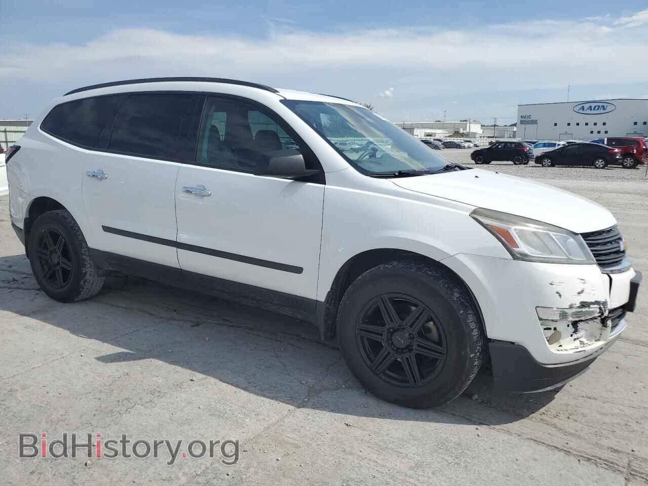 2017 CHEVROLET TRAVERSE - VIN: 1GNKRFED0HJ215632 - Фото 4