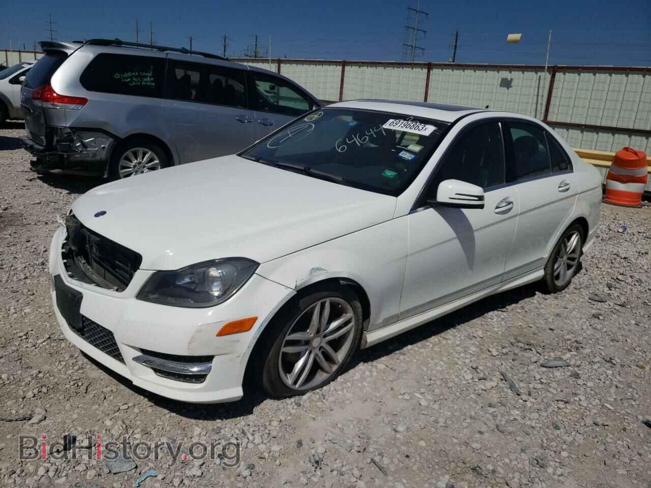 Photo WDDGF4HB7DA769272 - MERCEDES-BENZ C-CLASS 2013
