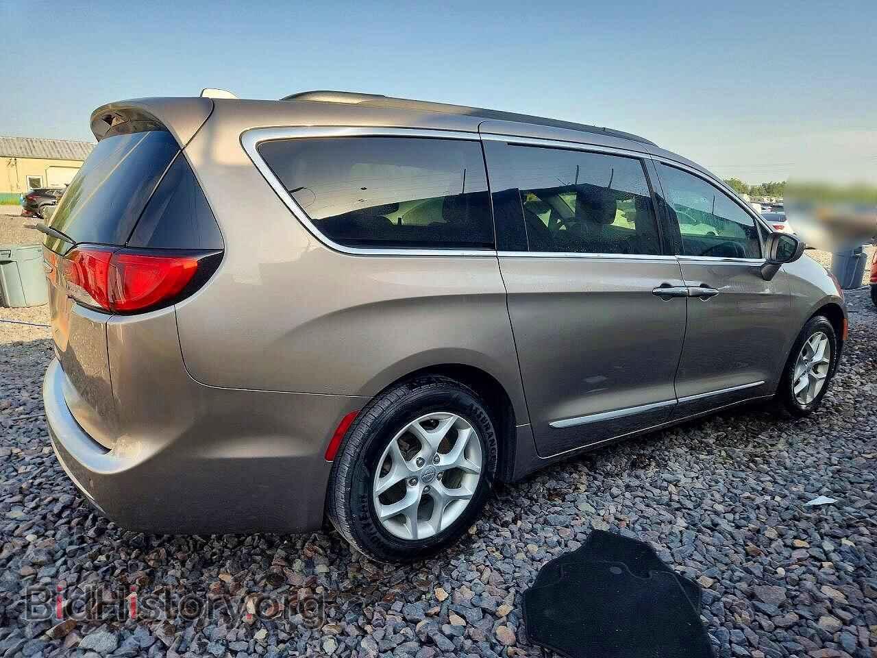 2017 CHRYSLER PACIFICA - VIN: 2C4RC1BG6HR777234 - Фото 3