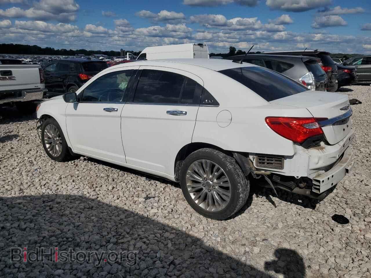 2012 CHRYSLER 200 - VIN: 1C3CCBCG3CN109170 - Фото 2