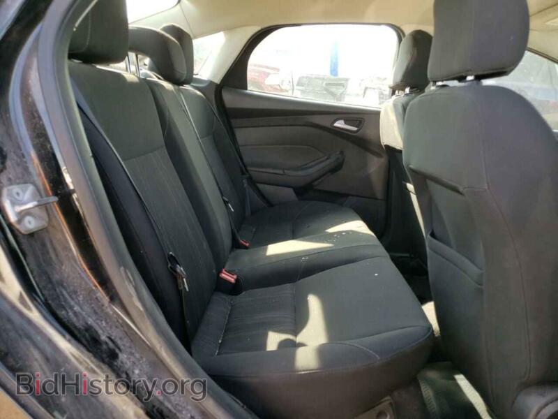 2017 Ford FOCUS (VIN 1FADP3F28HL230070) — photo 10 of 12