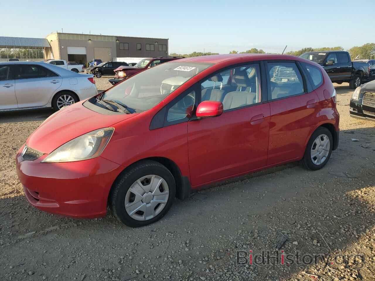 Report JHMGE8H39DC037418 HONDA FIT 2013 RED GAS - price and damage history