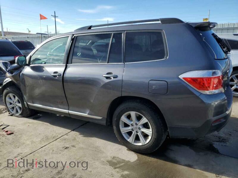 2013 Toyota HIGHLANDER (VIN 5TDBK3EH8DS256439) — фото 2 из 13