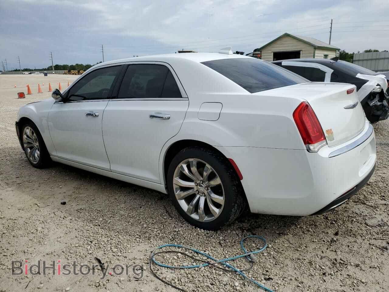 2018 CHRYSLER 300 - VIN: 2C3CCAEG8JH140122 - Фото 2