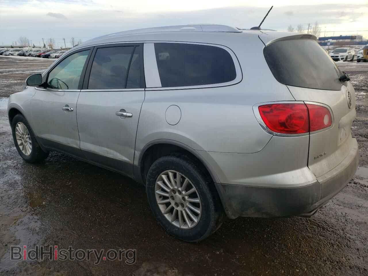 2011 BUICK ENCLAVE - VIN: 5GAKRAED2BJ305871 - Фото 2