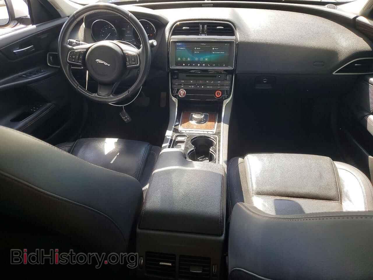 2017 Jaguar XE (VIN SAJAE4BV6HA975440) — photo 8 of 12