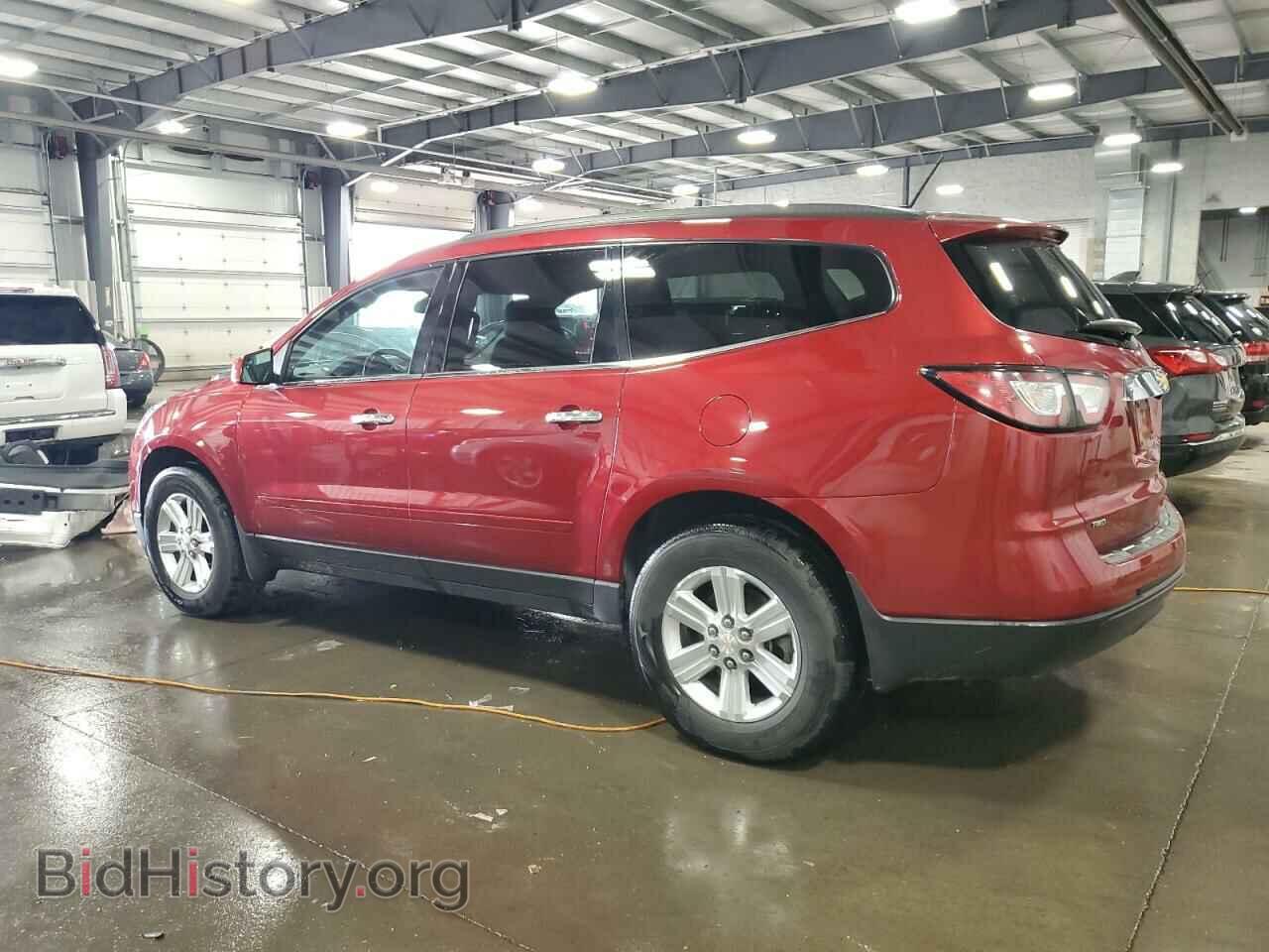 2014 CHEVROLET TRAVERSE - VIN: 1GNKVHKD5EJ261870 - Фото 2