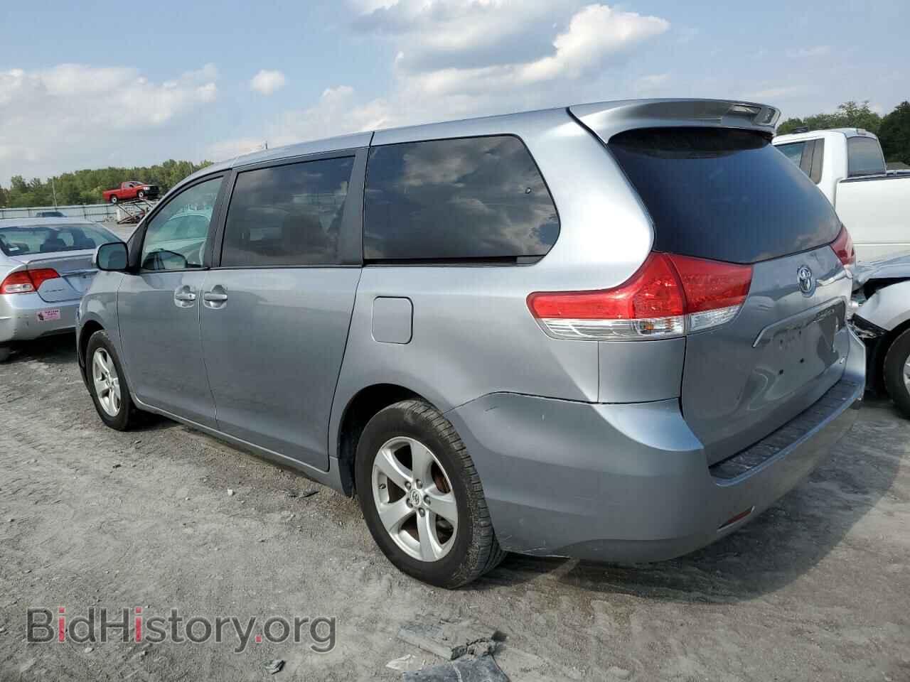 2012 TOYOTA SIENNA - VIN: 5TDKA3DC2CS015631 - Фото 2