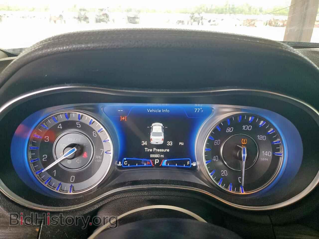 2019 CHRYSLER 300 - VIN: 2C3CCAAGXKH755813 - Фото 9