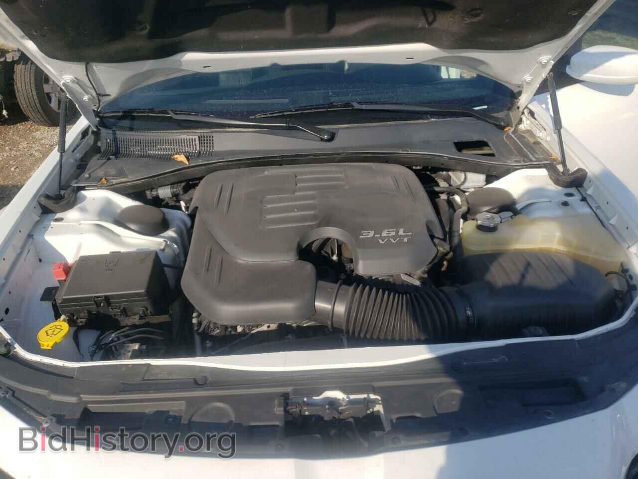 2019 CHRYSLER 300 - VIN: 2C3CCABG7KH617807 - Фото 11