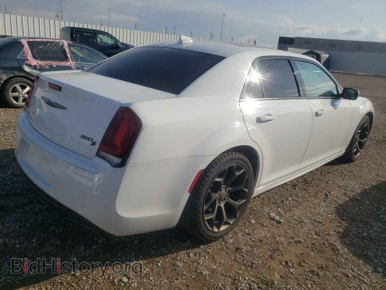2019 CHRYSLER 300 - VIN: 2C3CCABG7KH617807 - Фото 3