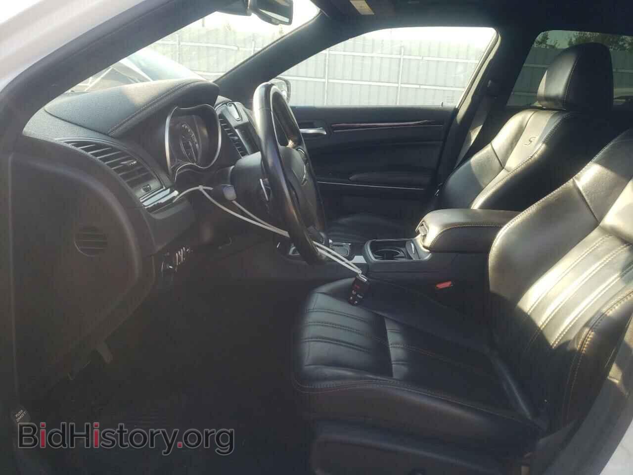 2019 CHRYSLER 300 - VIN: 2C3CCABG7KH617807 - Фото 7