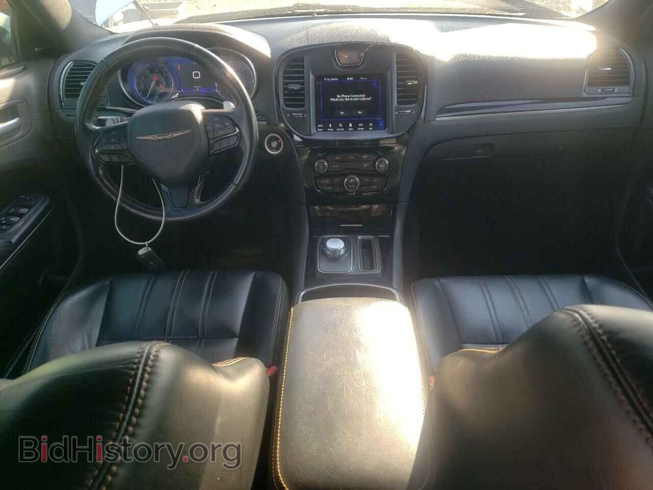 2019 CHRYSLER 300 - VIN: 2C3CCABG7KH617807 - Фото 8