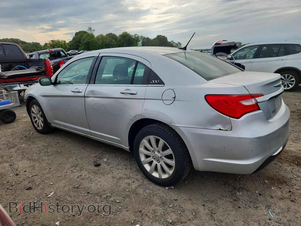 2011 CHRYSLER 200 - VIN: 1C3BC1FB2BN571157 - Photo 2