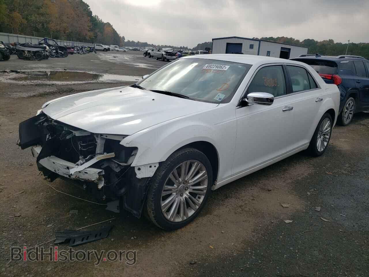 Photo 2C3CA5CG0BH583057 - CHRYSLER 300 2011