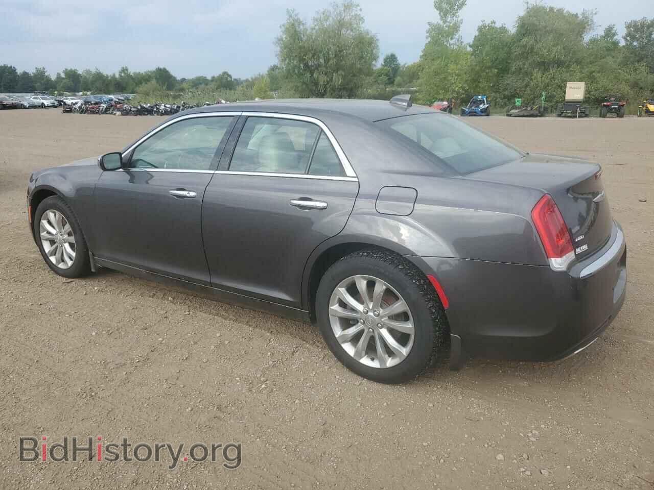 2019 CHRYSLER 300 - VIN: 2C3CCAKG1KH603630 - Фото 2