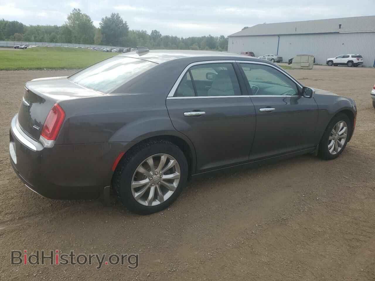 2019 CHRYSLER 300 - VIN: 2C3CCAKG1KH603630 - Фото 3