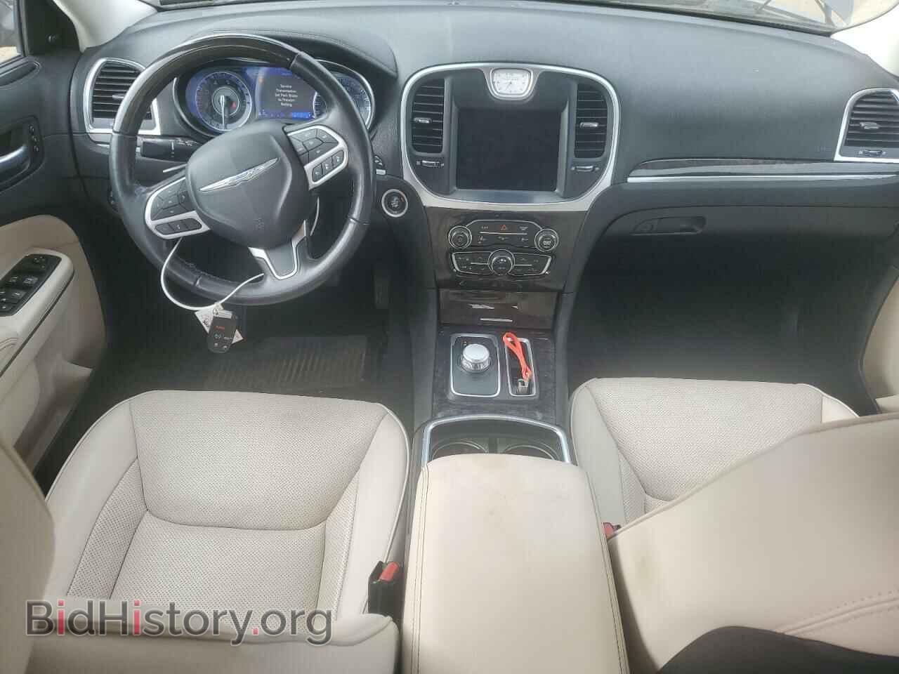 2019 CHRYSLER 300 - VIN: 2C3CCAKG1KH603630 - Фото 8
