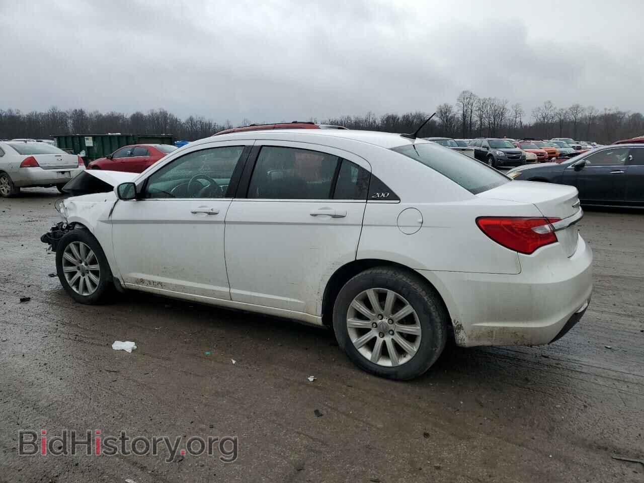 2013 CHRYSLER 200 - VIN: 1C3CCBBB2DN557486 - Фото 2